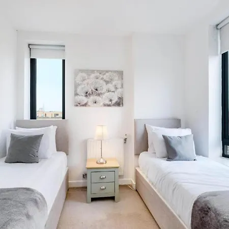 Apartment Modern 3-bedroom, 1-bathroom In East