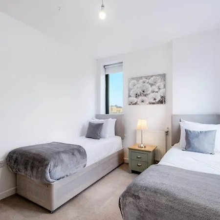 Modern 3-bedroom, 1-bathroom In East