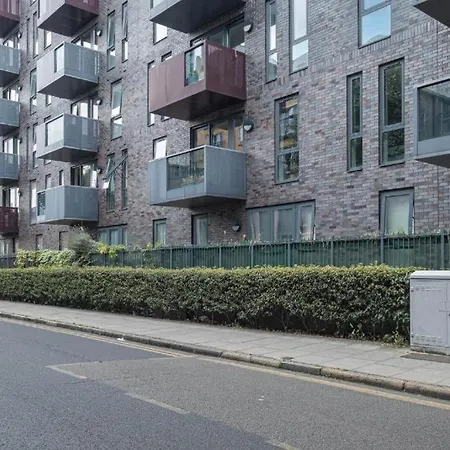 Modern 3-bedroom, 1-bathroom In East