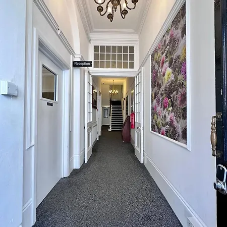 Acacia Hostal *