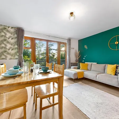 Apartment Croydon Fbs Retreat, Easy Access To *