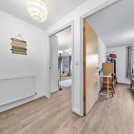 Apartment Croydon Fbs Retreat, Easy Access To Thornton Heath