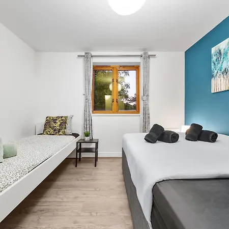 Croydon Fbs Retreat, Easy Access To Thornton Heath