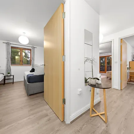 Apartment Croydon Fbs Retreat, Easy Access To Thornton Heath