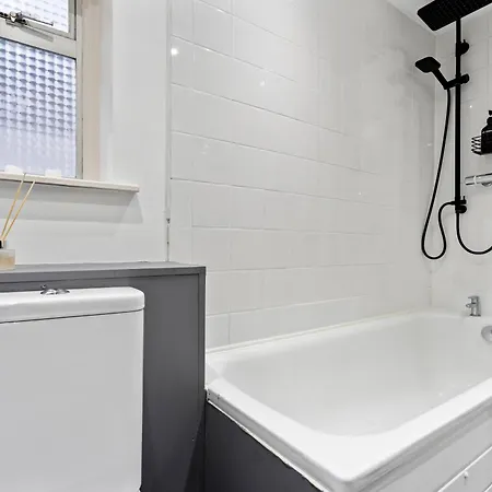 Apartment Stylish 1br Fulham Flat With Private Patio