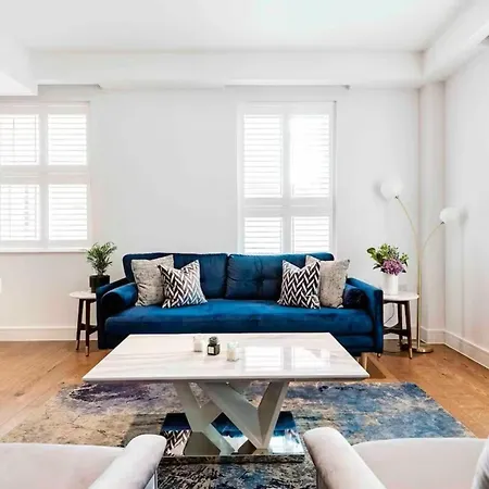 Golden Woodland Apartment London