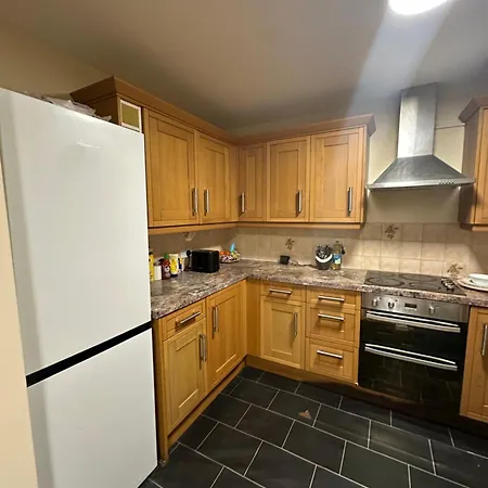 Double Near Airport, Excel In Heart Of Homestay