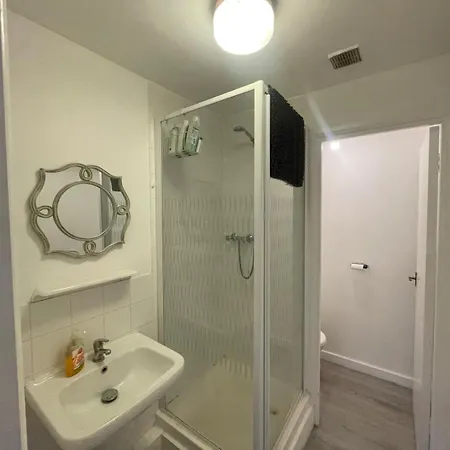 By Hyde Park - 14 Apartment *