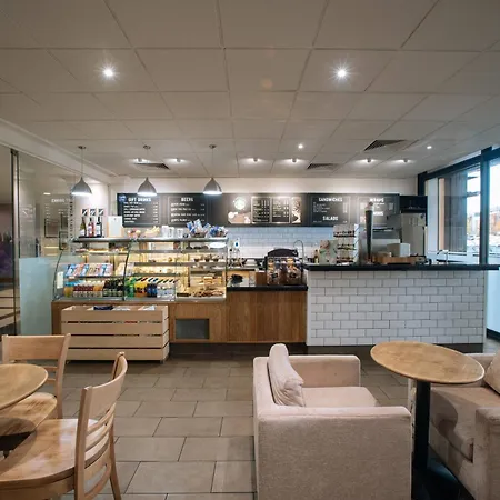 Renaissance London Heathrow 4*