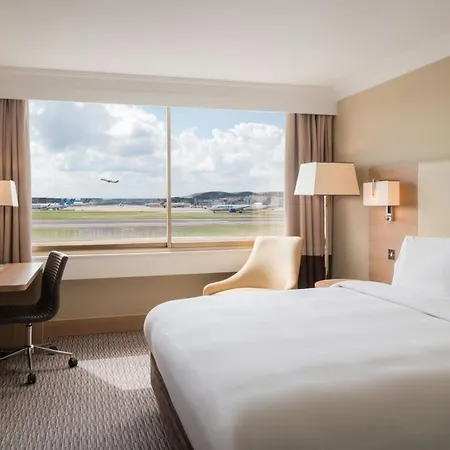 מלון Renaissance London Heathrow