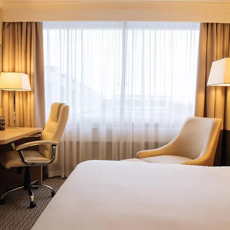 מלון Renaissance London Heathrow 4*