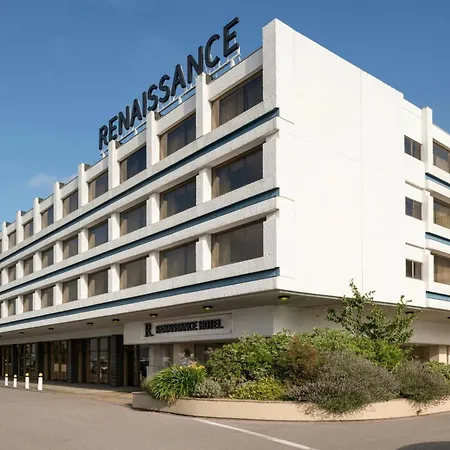Renaissance London Heathrow 4*
