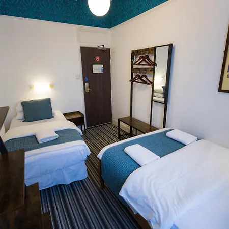St Athans Hotel 2*