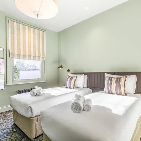 Gasthof Clapham 4*