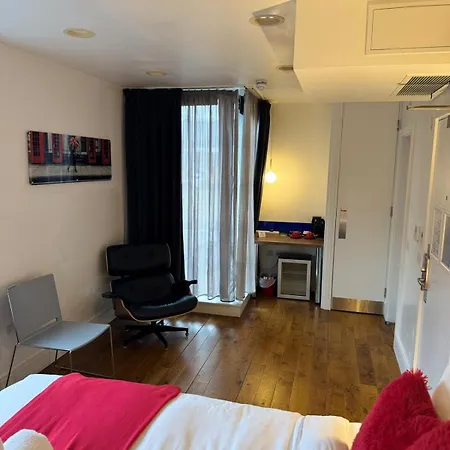 酒店 白色教堂旅馆 4*