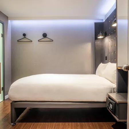 Hotel Point A Canary Wharf Londra
