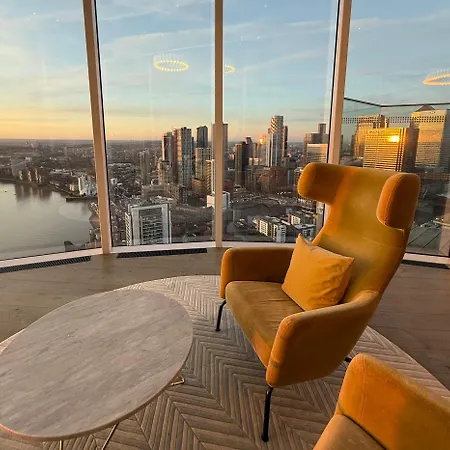 Luxury Modern 2 Bed Flat With Balcony And View - Canary Wharf Center Apartment