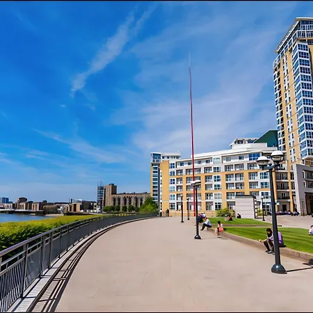 Brand New Flat - Canary Wharf Apartment