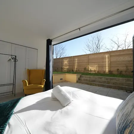 Homestay Broadway Great 7-minute Walk From The Underground