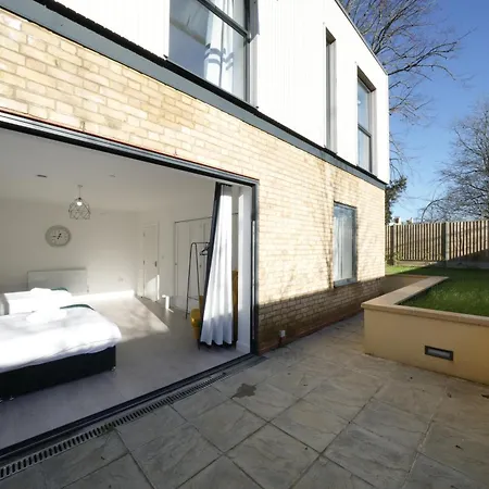 Homestay Broadway Great 7-minute Walk From The Underground *