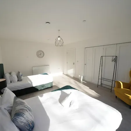 Homestay Broadway Great 7-minute Walk From The Underground Ealing