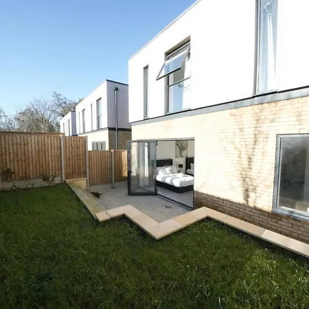 Homestay Broadway Great 7-minute Walk From The Underground *
