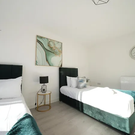 Broadway Great 7-minute Walk From The Underground Homestay *