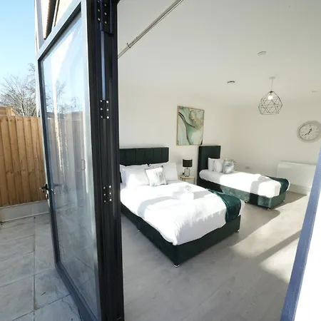Broadway Great 7-minute Walk From The Underground Homestay