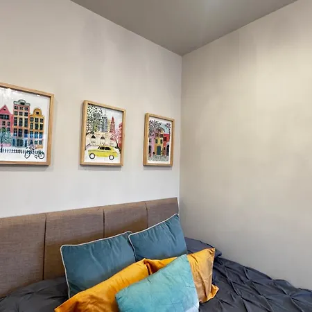 South West Heart, Close So Many Public Transports Homestay