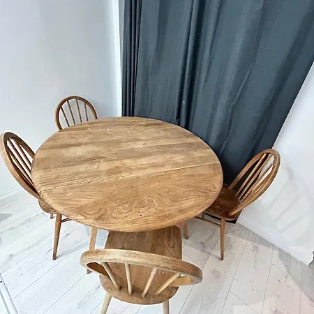 Apartment 2 Bedroom Flat Wembley *