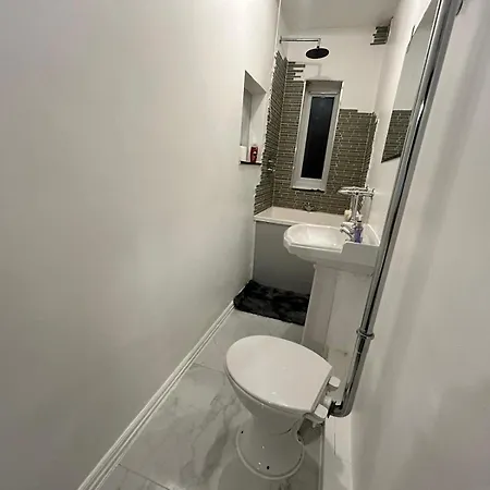Apartment 2 Bedroom Flat Wembley *