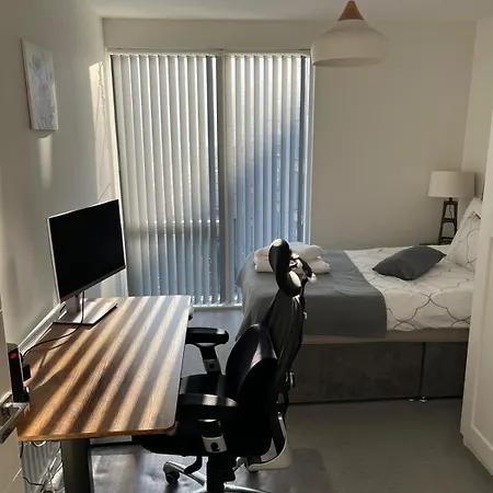 Bright And Comfy 3 Bed *