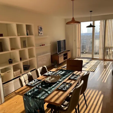Apartment Bright And Comfy 3 Bed *
