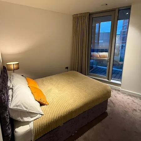 Luxury View 2 Bedroom In Canary Wharf *