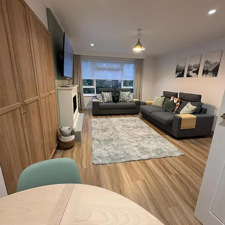 Stylish 2 Bedroom In North Finchley Apartment