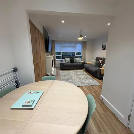 Stylish 2 Bedroom In North Finchley *