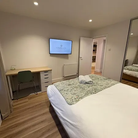 Stylish 2 Bedroom In North Finchley