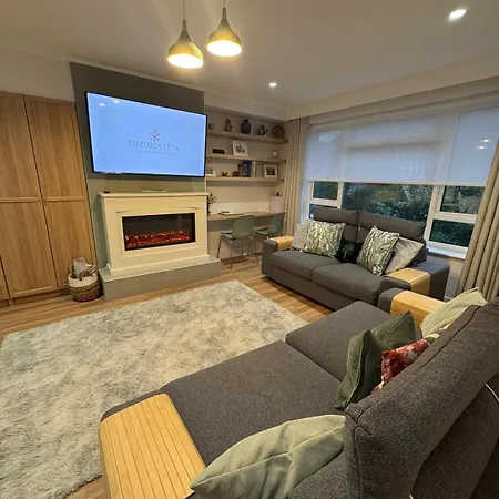 Apartment Stylish 2 Bedroom In North Finchley *