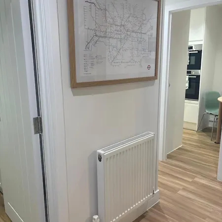 Stylish 2 Bedroom In North Finchley Apartment London
