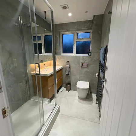 Apartment Stylish 2 Bedroom In North Finchley
