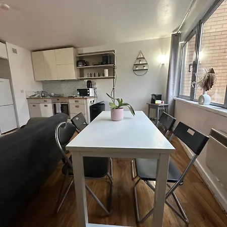 Greenwich Luxe Exclusive Apartment