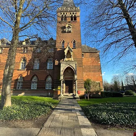 Contemporary 2-bedroom In Wanstead, Apartment London