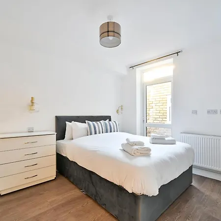 Apartment Beautiful 2 Bed With En Suite, Near Tube And Stamford Bridge *