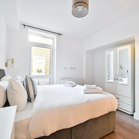 Beautiful 2 Bed With En Suite, Near Tube And Stamford Bridge *