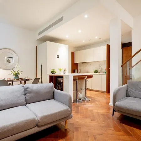 Luxury 2brs Maisonette Near Battersea Power Apartment