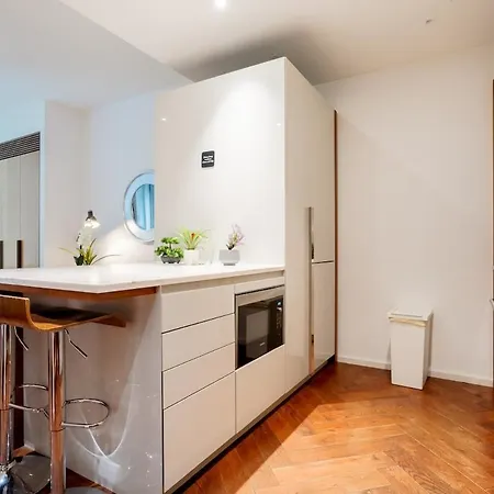 Apartment Luxury 2brs Maisonette Near Battersea Power