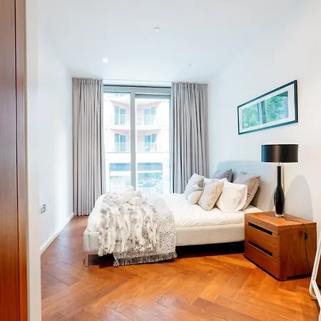 Luxury 2brs Maisonette Near Battersea Power London
