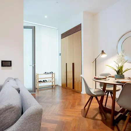 Luxury 2brs Maisonette Near Battersea Power Apartment London