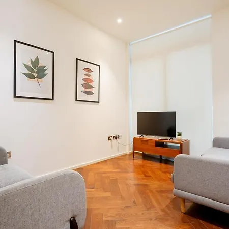 Luxury 2brs Maisonette Near Battersea Power Apartment