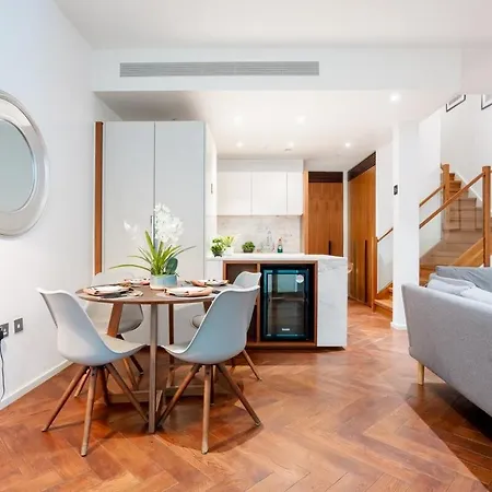 Apartment Luxury 2brs Maisonette Near Battersea Power London